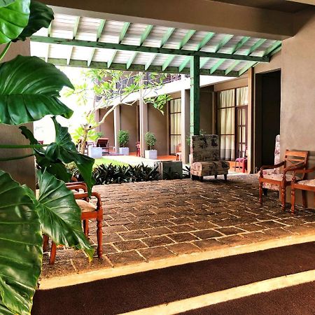 Waves By Tranquil Hotel Negombo Exterior photo