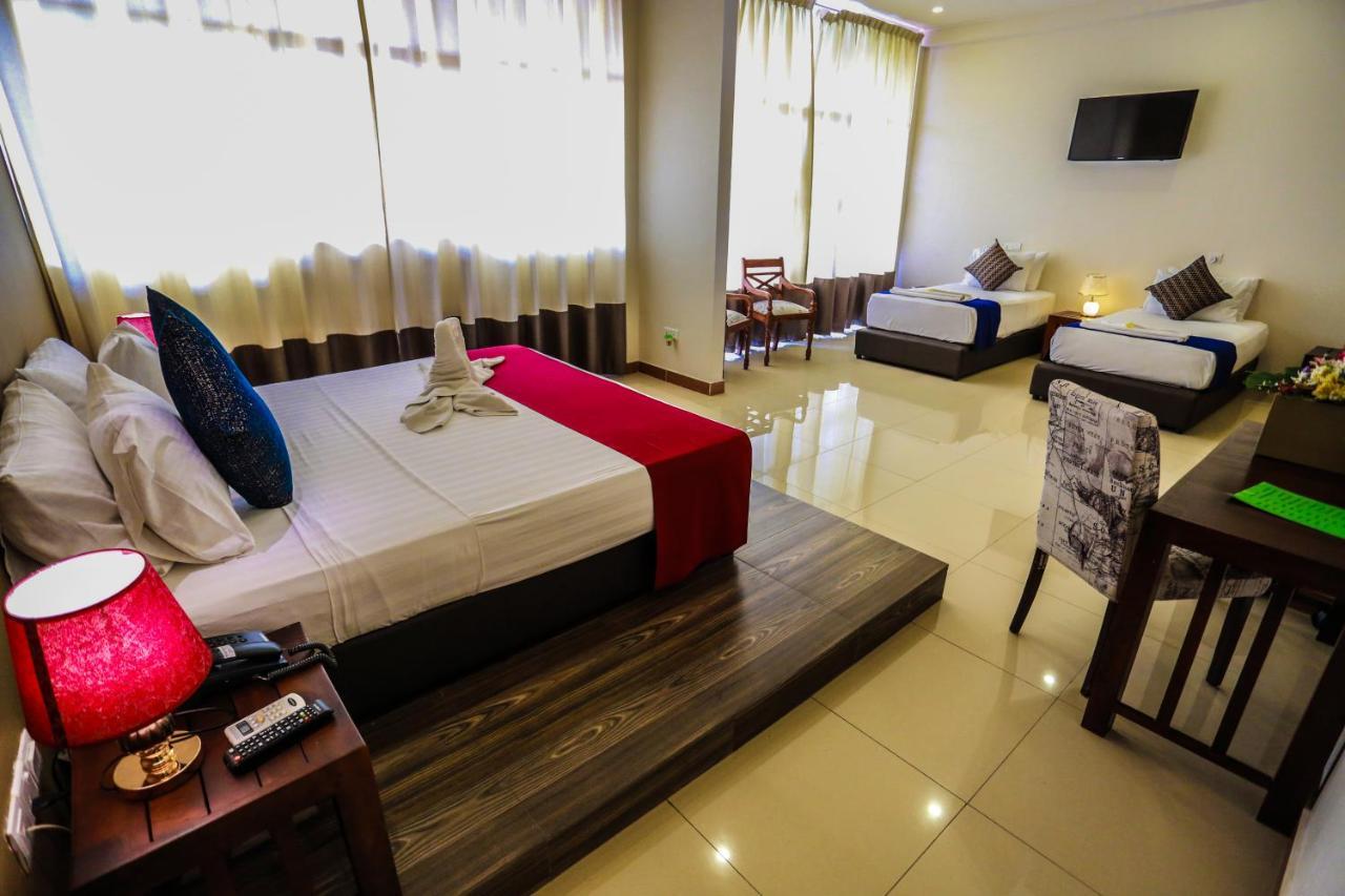 Waves By Tranquil Hotel Negombo Exterior photo