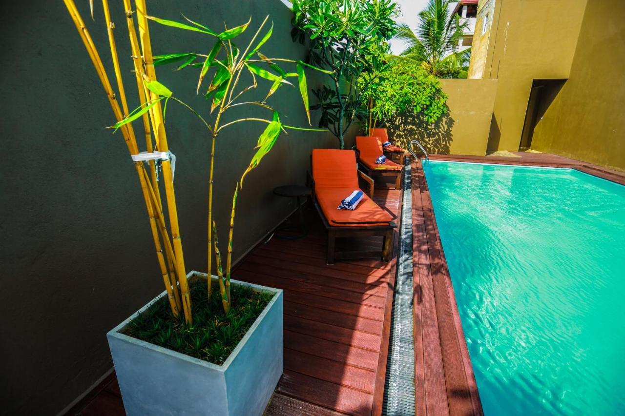 Waves By Tranquil Hotel Negombo Exterior photo