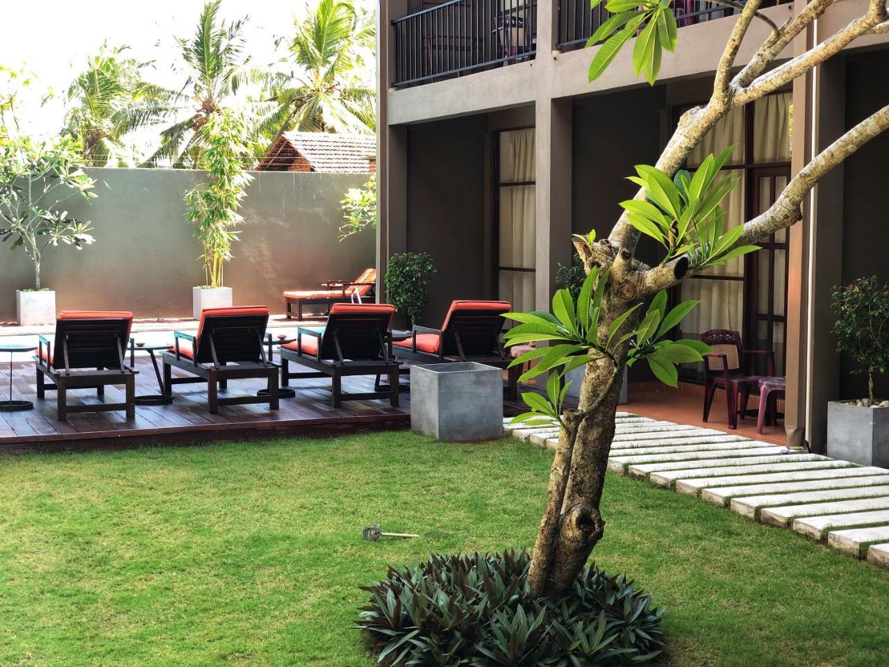 Waves By Tranquil Hotel Negombo Exterior photo