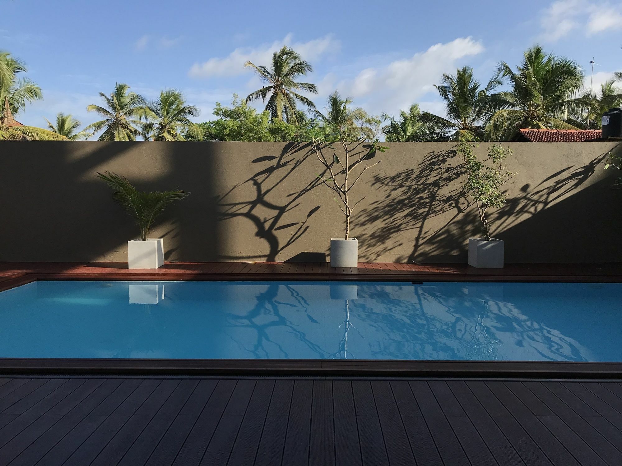 Waves By Tranquil Hotel Negombo Exterior photo