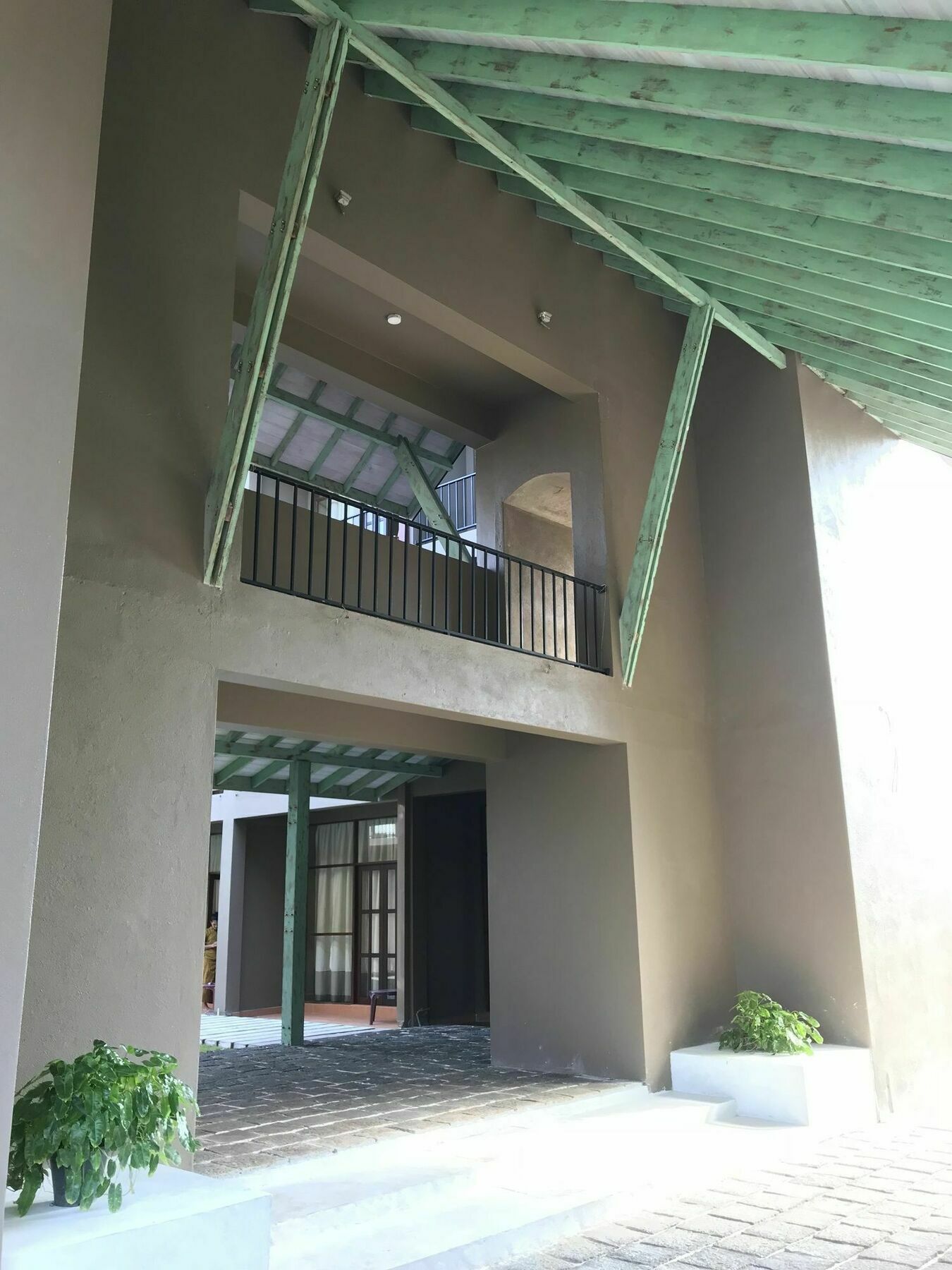 Waves By Tranquil Hotel Negombo Exterior photo